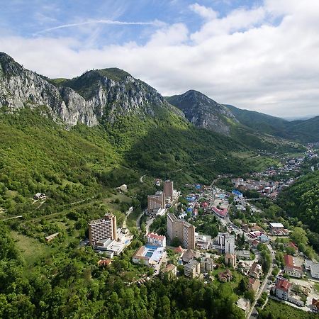 Sara'S Sons Hotell Băile Herculane Eksteriør bilde