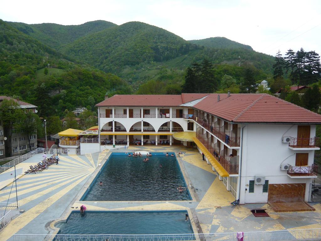 Sara'S Sons Hotell Băile Herculane Eksteriør bilde
