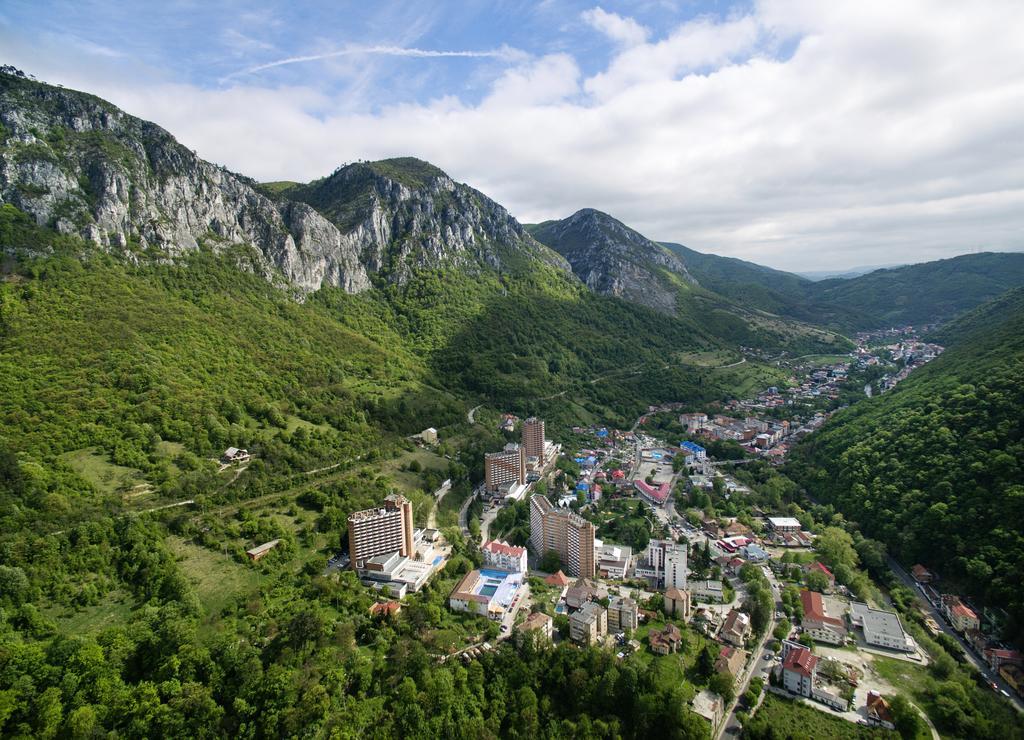 Sara'S Sons Hotell Băile Herculane Eksteriør bilde