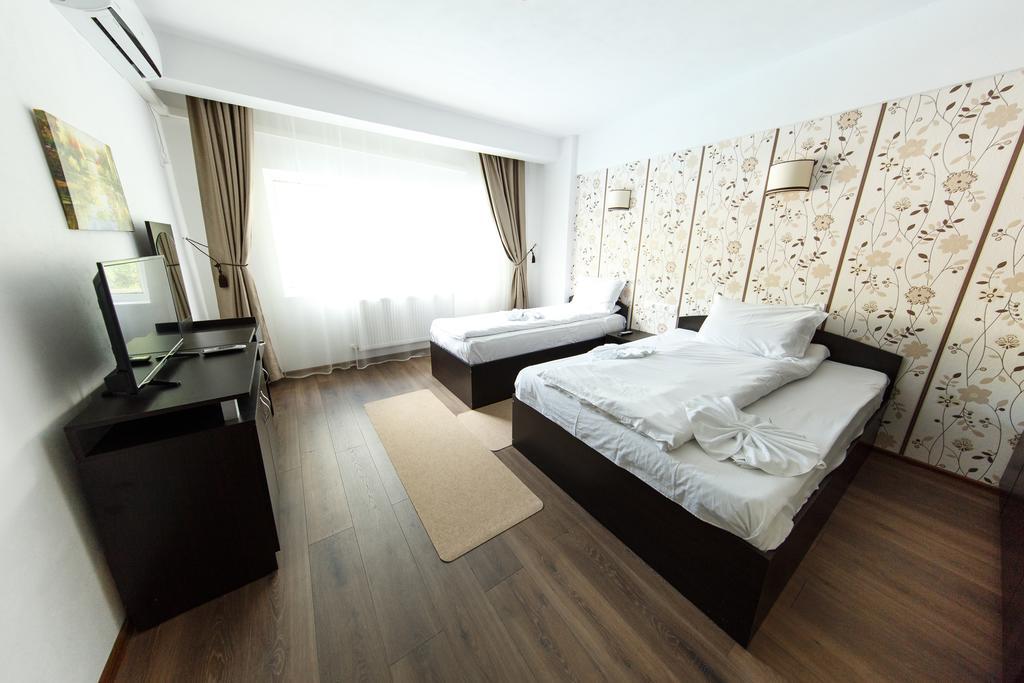 Sara'S Sons Hotell Băile Herculane Eksteriør bilde