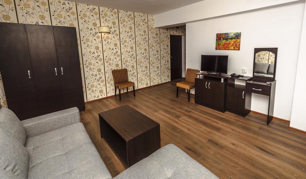 Sara'S Sons Hotell Băile Herculane Eksteriør bilde
