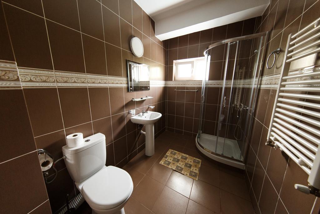 Sara'S Sons Hotell Băile Herculane Eksteriør bilde