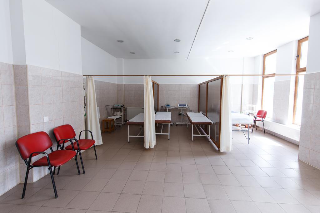 Sara'S Sons Hotell Băile Herculane Eksteriør bilde