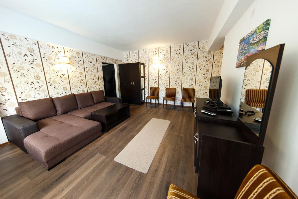 Sara'S Sons Hotell Băile Herculane Eksteriør bilde