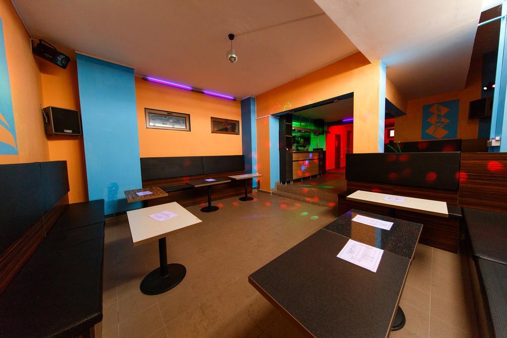 Sara'S Sons Hotell Băile Herculane Eksteriør bilde