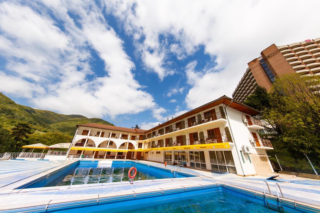 Sara'S Sons Hotell Băile Herculane Eksteriør bilde